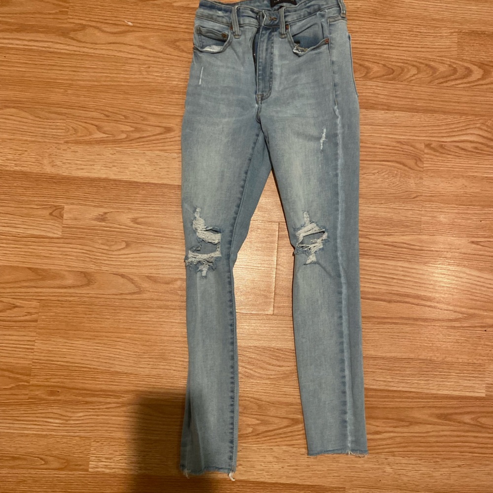 Light Wash Ripped Aeropostale Skinny Jeans Size 6